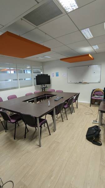 Pose de sol souple pour un bureau dans la région lyonnaise